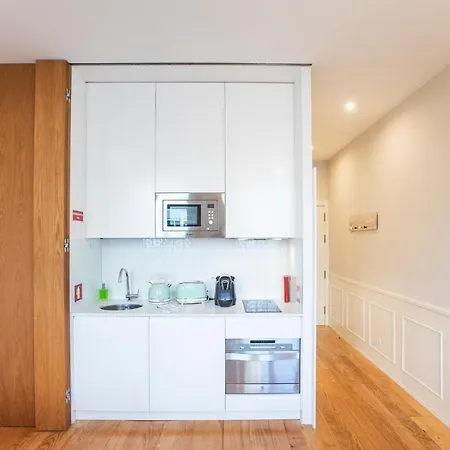 Cute & Bright Flat W/ Ac By Lovelystay Apartment *