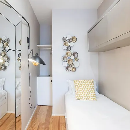 Cute & Bright Flat W/ Ac By Lovelystay Apartment *